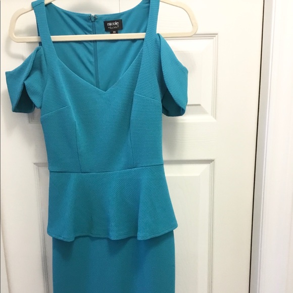 Nicole Miller Peplum/Open shoulder Teal Dress - Picture 2 of 5